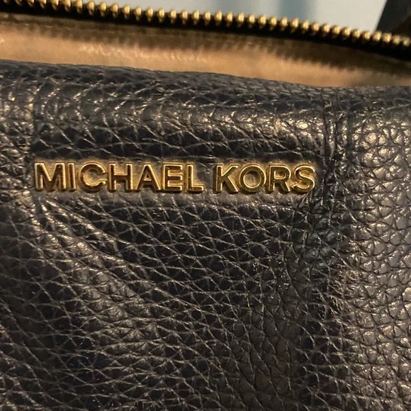 Michael Kors Pebbled navy Satchel - Picture 12 of 14